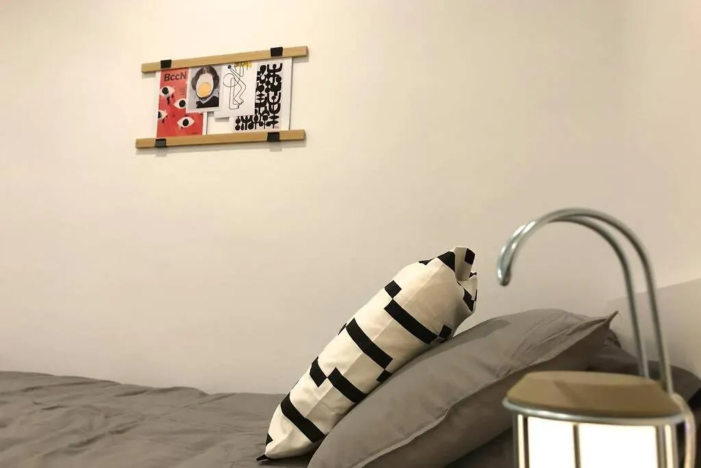 Apartamento M5 Cool Terrace. Metro 1 Min. Center 15' By Metro Esplugues de Llobregat