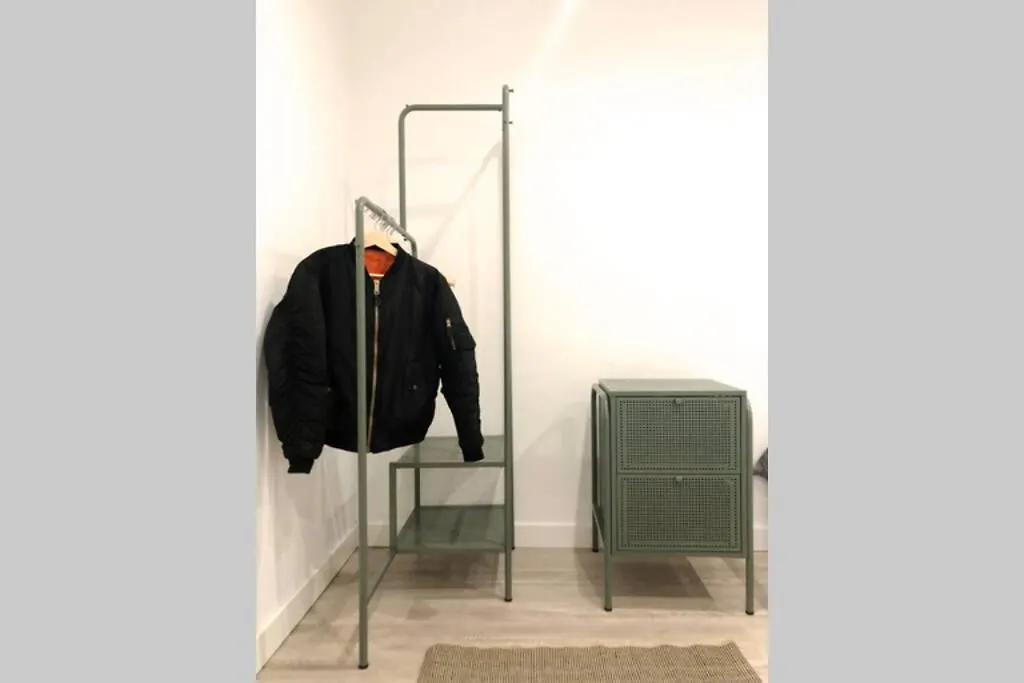 Apartamento M5 Cool Terrace. Metro 1 Min. Center 15' By Metro Esplugues de Llobregat