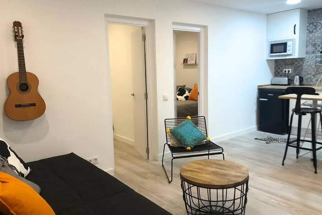 Apartamento M5 Cool Terrace. Metro 1 Min. Center 15' By Metro Esplugues de Llobregat