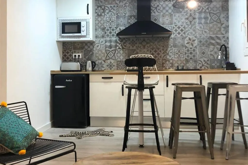 Apartamento M5 Cool Terrace. Metro 1 Min. Center 15' By Metro Esplugues de Llobregat