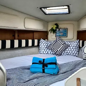  Hotel en barco Yacht Experience Barcelona
